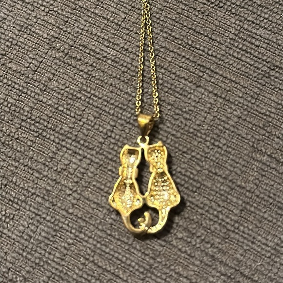 Two Cats Necklace with 18inch gold color chain - Picture 3 of 10